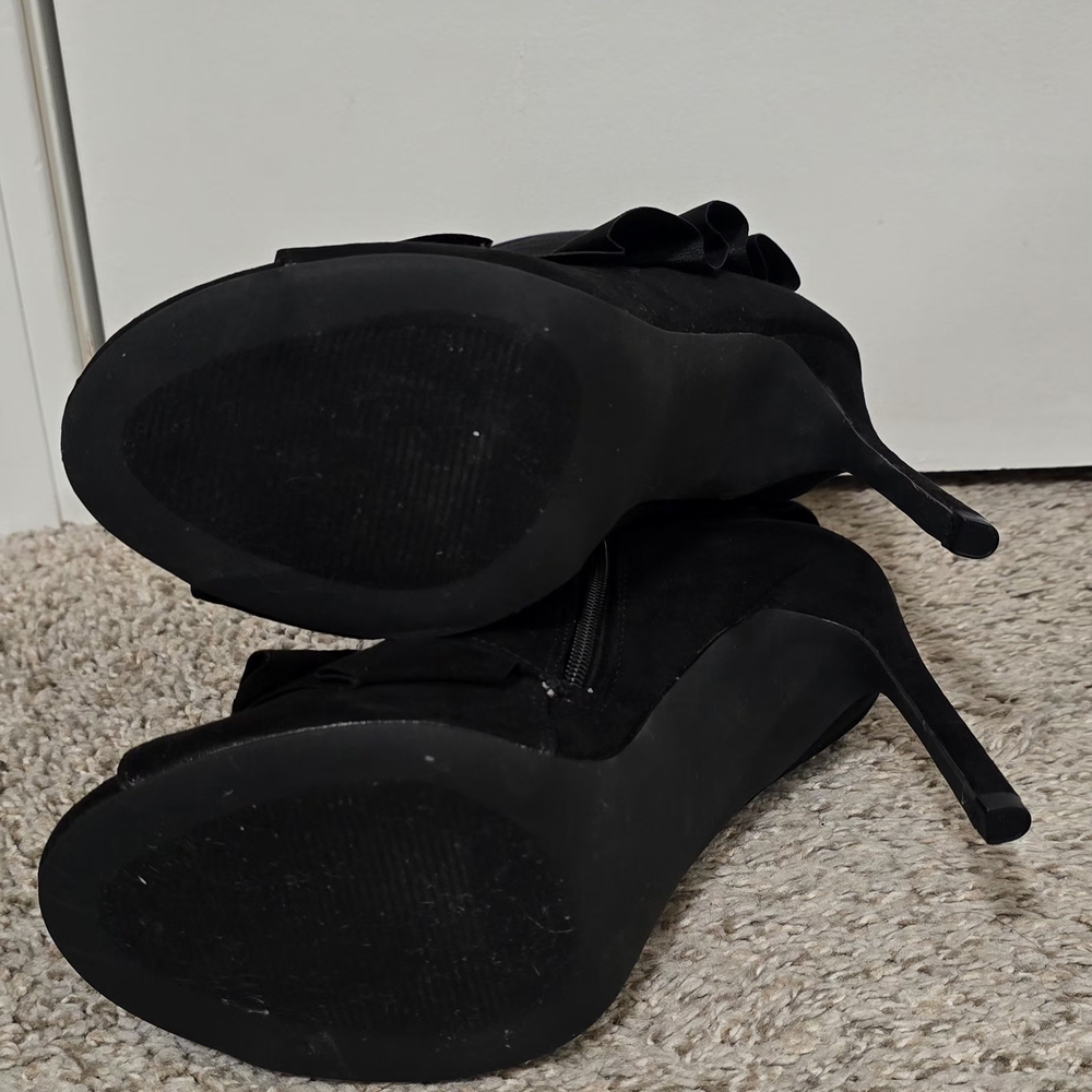 JustFab Black Ruffle Peep-Toe Ankle Booties - Picture 4 of 4